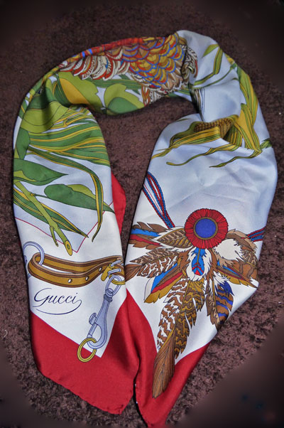 gucciscarf05