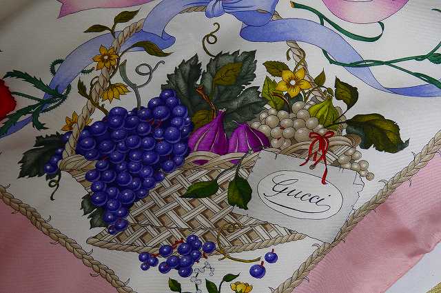 gucciscarf08